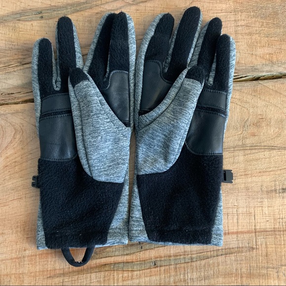 Touchscreen insulated running gloves (medium) - Picture 4 of 8